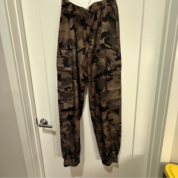 Women’s Camo Print Nylon Cargo Jogger Pants with Pockets - Picture 1 of 7